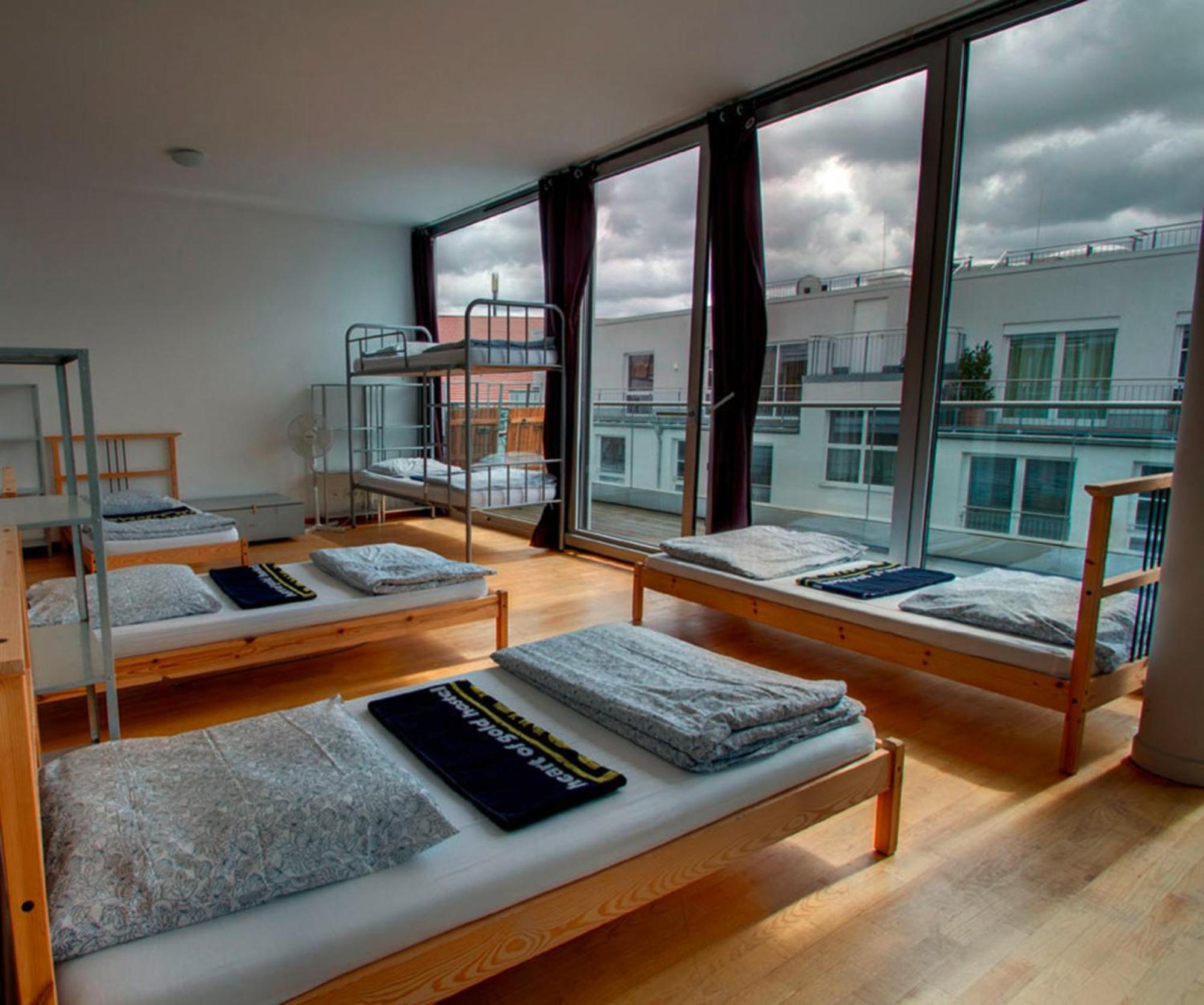 Bed 6-Bed-Dorm Female Ensuite