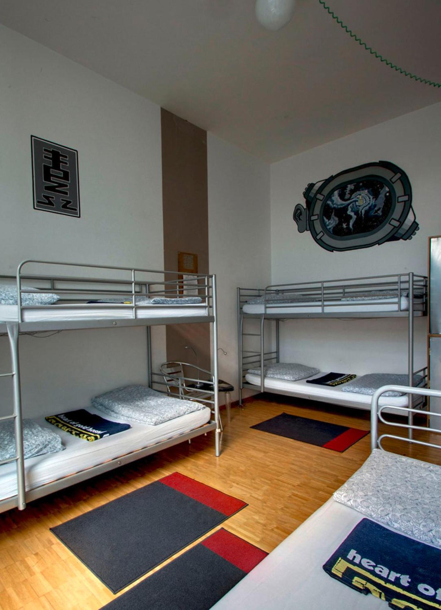 Bed in 4-Bed Room,699873247:JPEG